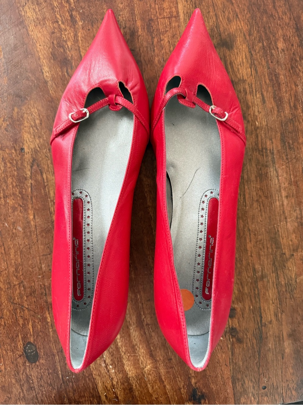 Fornarina Red Pointed-Toe Leather kitten heel with Strap Detail